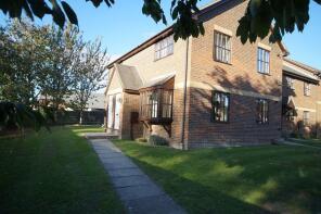 13, Oak Tree Way, Horsham RH13 6EQ