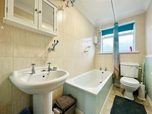 Bathroom.JPG