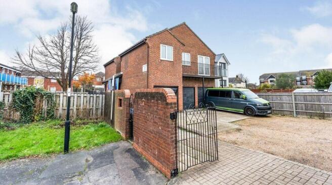 2 Bedroom Flat
