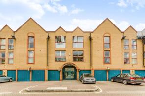 21, Tamarind Yard, London E1W 2JT