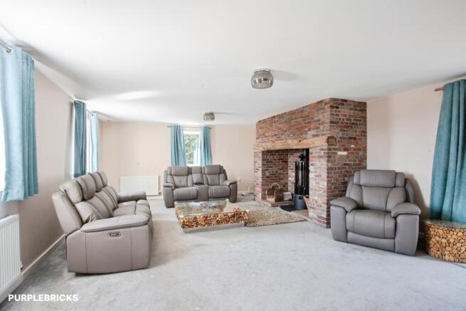 4 bed Detached for sale Image 8