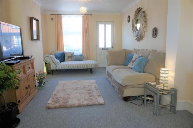 Lounge/Dining Room