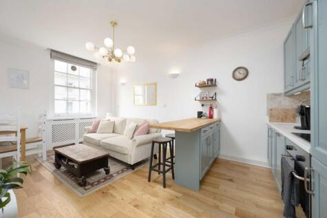 Gloucester Terrace, Hyde Park