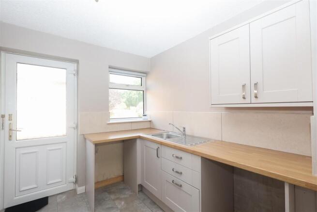 3 bed Semi-Detached Bungalow for sale Image 7