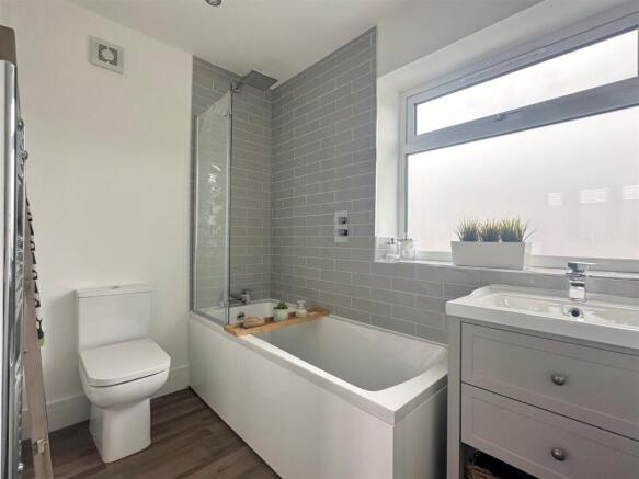 1 bed Detached for sale Image 8
