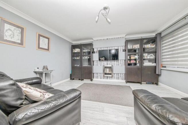 Larksfield Crescent, Harwich photo 5