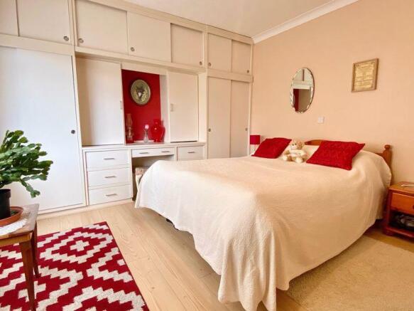 Guest Room (2)