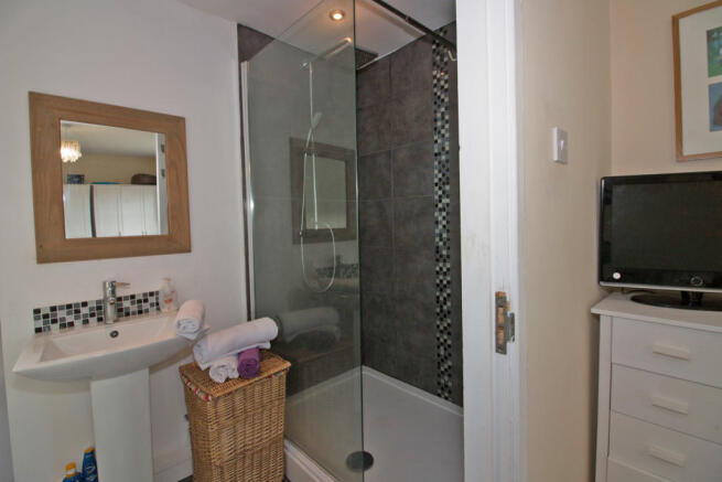 En-suite new