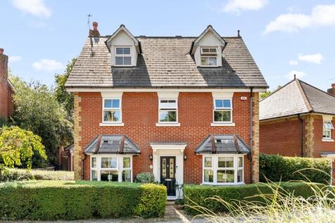 Oakland Place, Buckhurst Hill, IG9