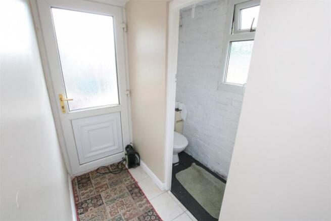 GROUND FLOOR W/C