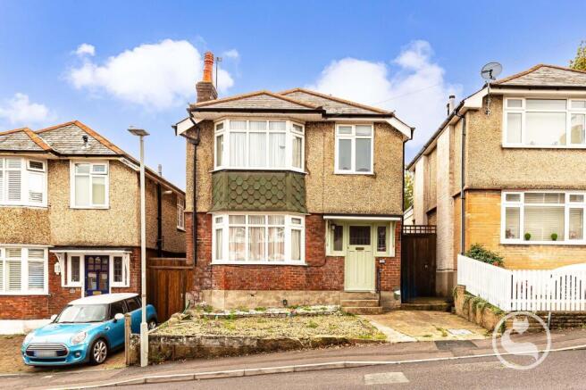 3-bed detached on Davis Road, Poole, BH12, £350,000