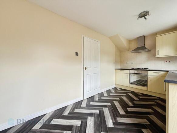 2 bed House for sale Image 4