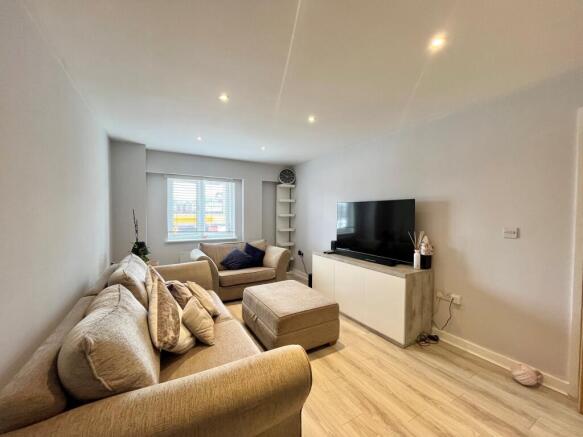 Victoria Road, Romford photo 4