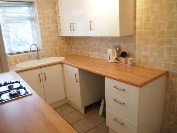 KITCHEN: