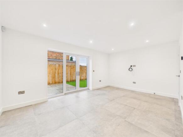 2 bed Semi-Detached Bungalow for sale Image 7
