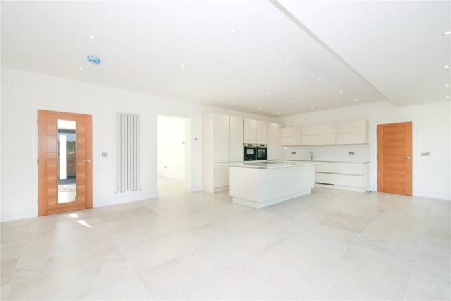 4 bed Detached for sale Image 5