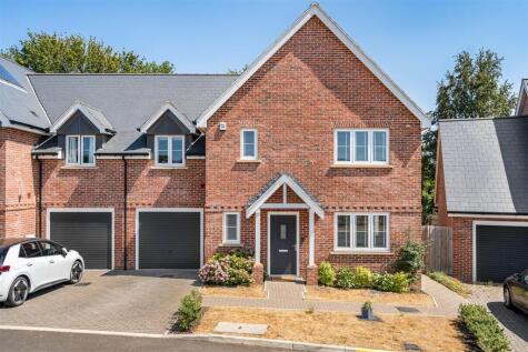 Joyce Frankland Close, Newport, Saffron Walden
