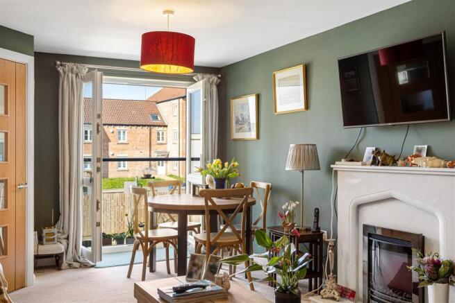 2 bed Apartment for sale Image 11