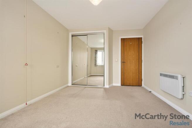 1 bed Apartment for sale Image 6