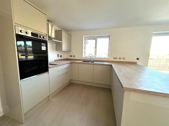 maNx9UrzSk-3JSBmu...