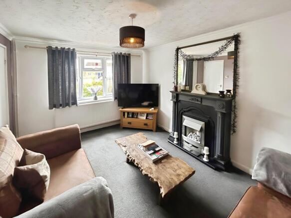 0abbcc11-WhatsApp...