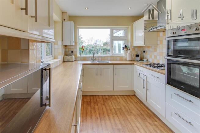 KITCHEN: