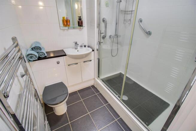 2 bed Apartment for sale Image 7