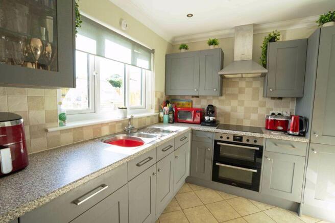 10 Erin Lane, Port Erin, IM9 6EF photo 2