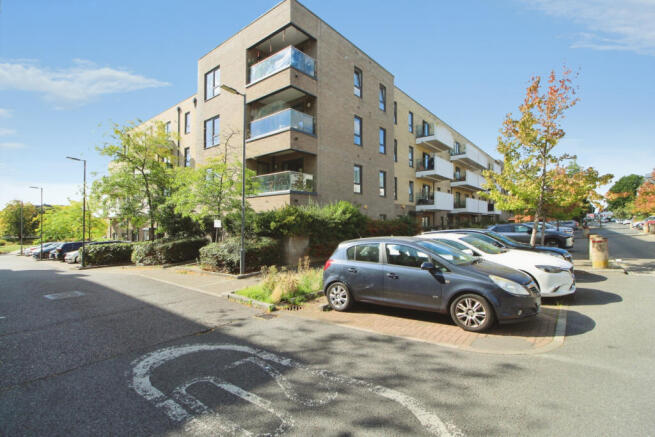 One Bedroom 2nd Floor Flat To Rent