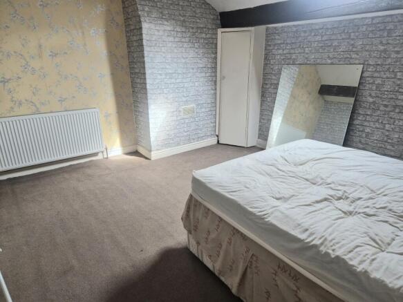 2 bed House to rent Image 4