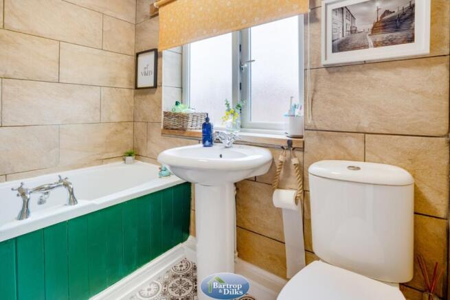 4 bed Semi-Detached for sale Image 4
