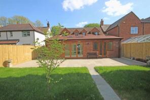 7, Chearsley Road, Long Crendon HP18 9BS