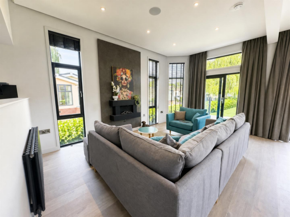 Spring-Lodge-11a-Thames-road-3d333a61-2.png