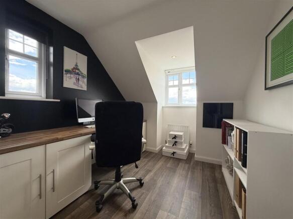 BEDROOM FIVE / HOME OFFICE