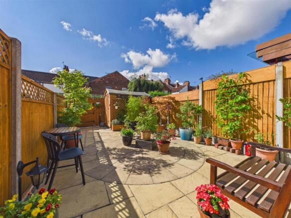 3 bed Terraced for sale Image 12