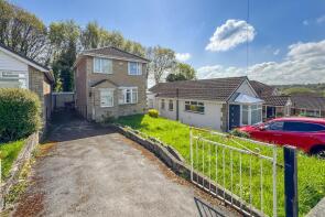 17, Woodhall Drive, Kirkstall, Leeds LS5 3LQ