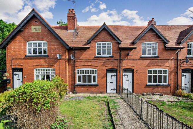 4 Red Houses