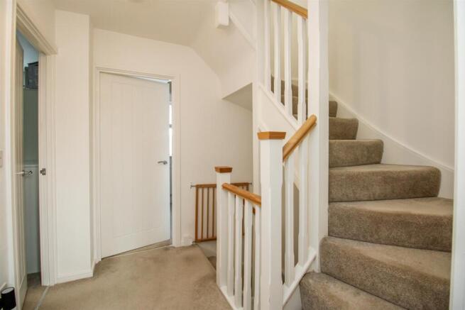 4 bed Detached for sale Image 9