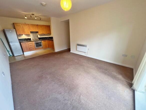18 Dutton Court 5