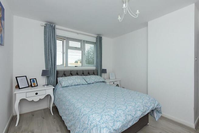 Lon-Bed-One_2.jpg