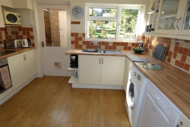Kitchen 1.JPG