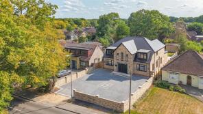 110, Mount Pleasant Lane, St. Albans AL2 3XD