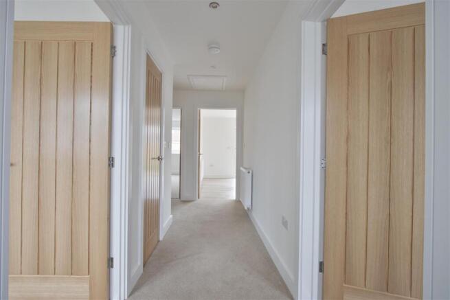 'L' Shaped Entrance Hall