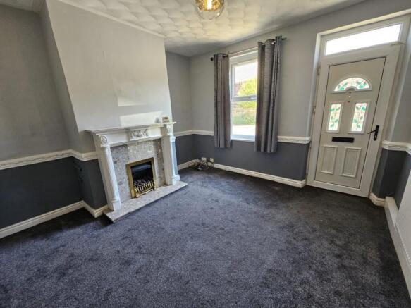 2 bed House to rent Image 5