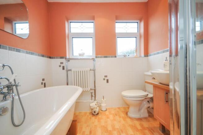 Ground Floor Bathroo