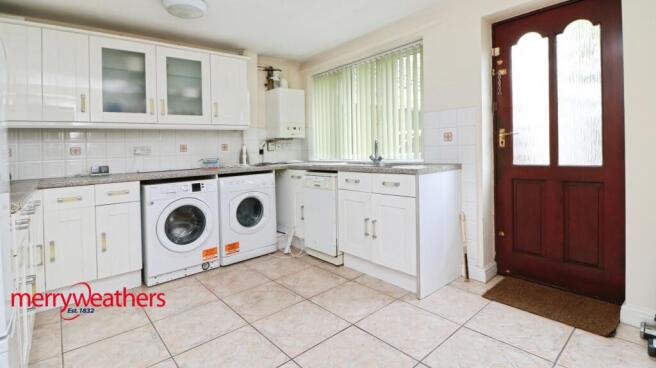 4 bed Detached for sale Image 10