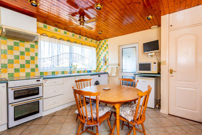 Kitchen/Breakfast...