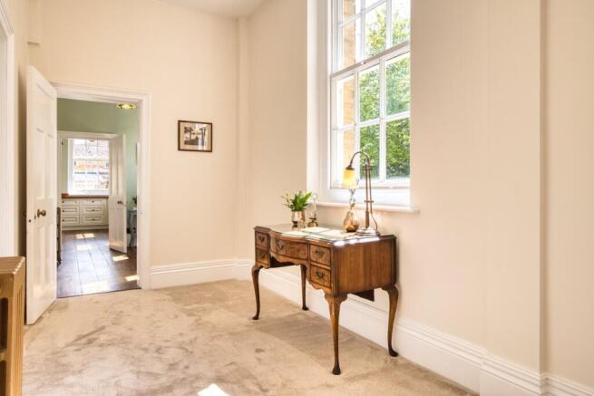 2 bed Flat for sale Image 8