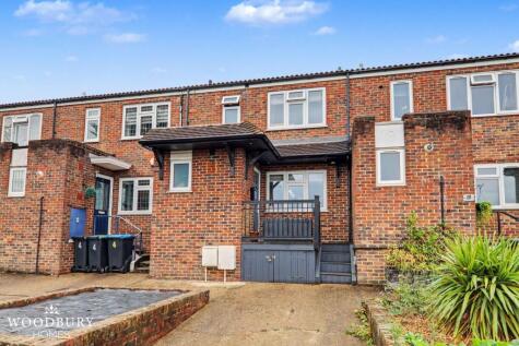 Thatchers Close, Loughton, IG10