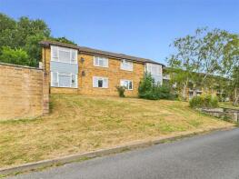 120, Mathews Way, Stroud GL5 4EQ